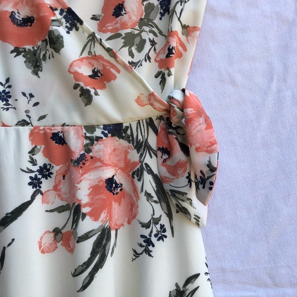 Abercrombie floral wrap dress - Picture 2 of 5